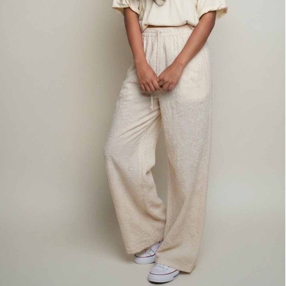 Her Entire Name Says Grace | Beige Embroidered Wide Leg‎ Boho Pants Medium